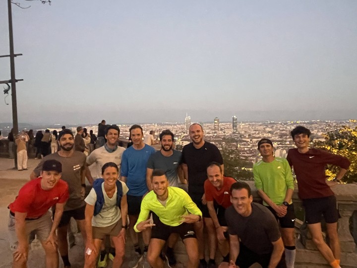 Lyon vue depuis Fourvière au crépuscule, terrain d'entraînement pour le dénivelé
